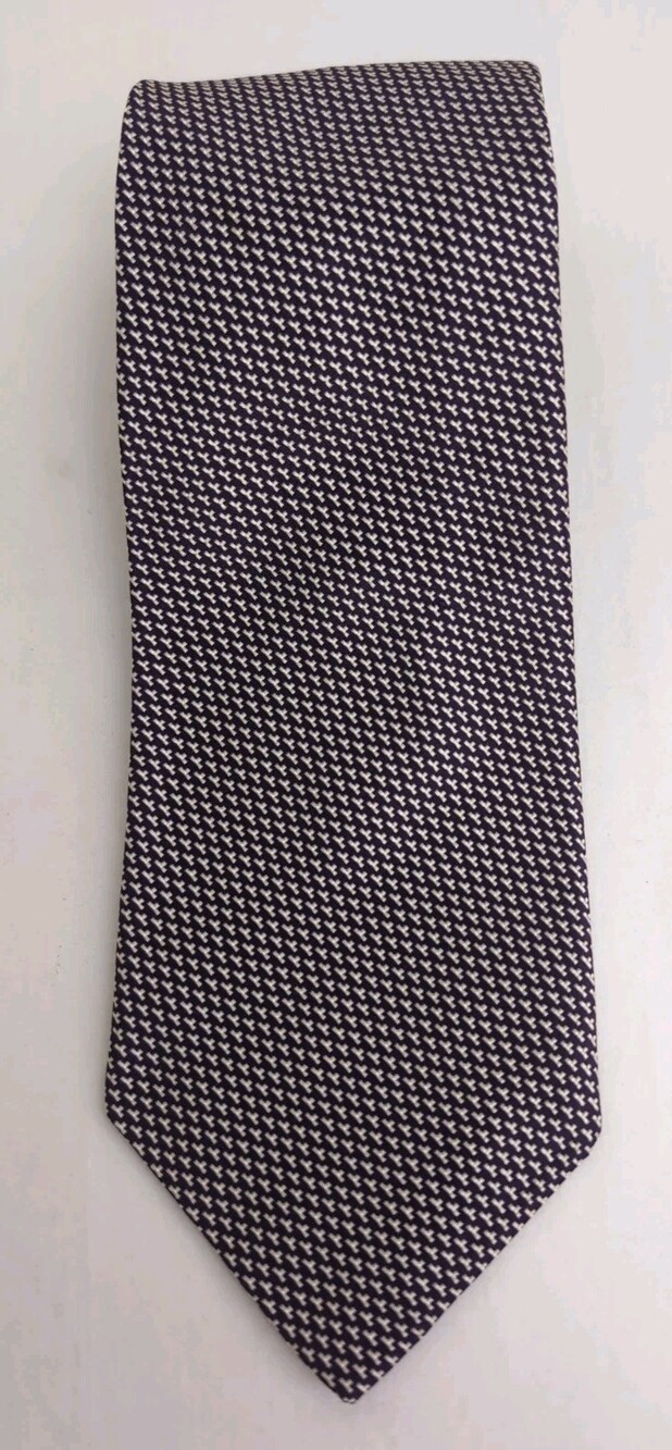 Ralph Lauren Purple Label Mens Hand Made Neat Pattern Neck Tie 55" X 3.5"